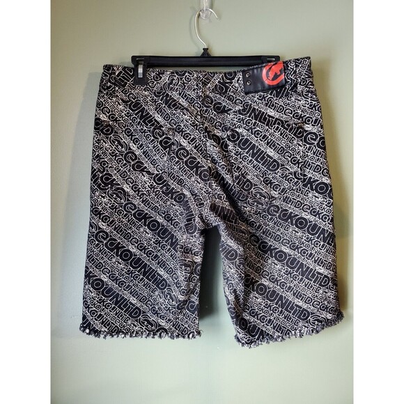 Ecko Unltd Mens Black Baggy Denim Jean Shorts All Over Logo Raw Edge Size 32 - Picture 7 of 11